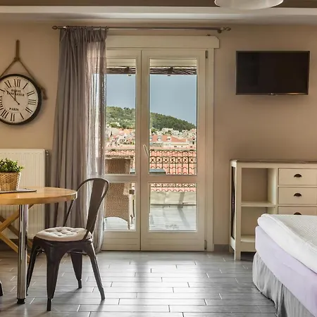 Panoramic Luxurious Penthouse Apartment