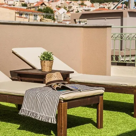 Panoramic Luxurious Penthouse Apartment